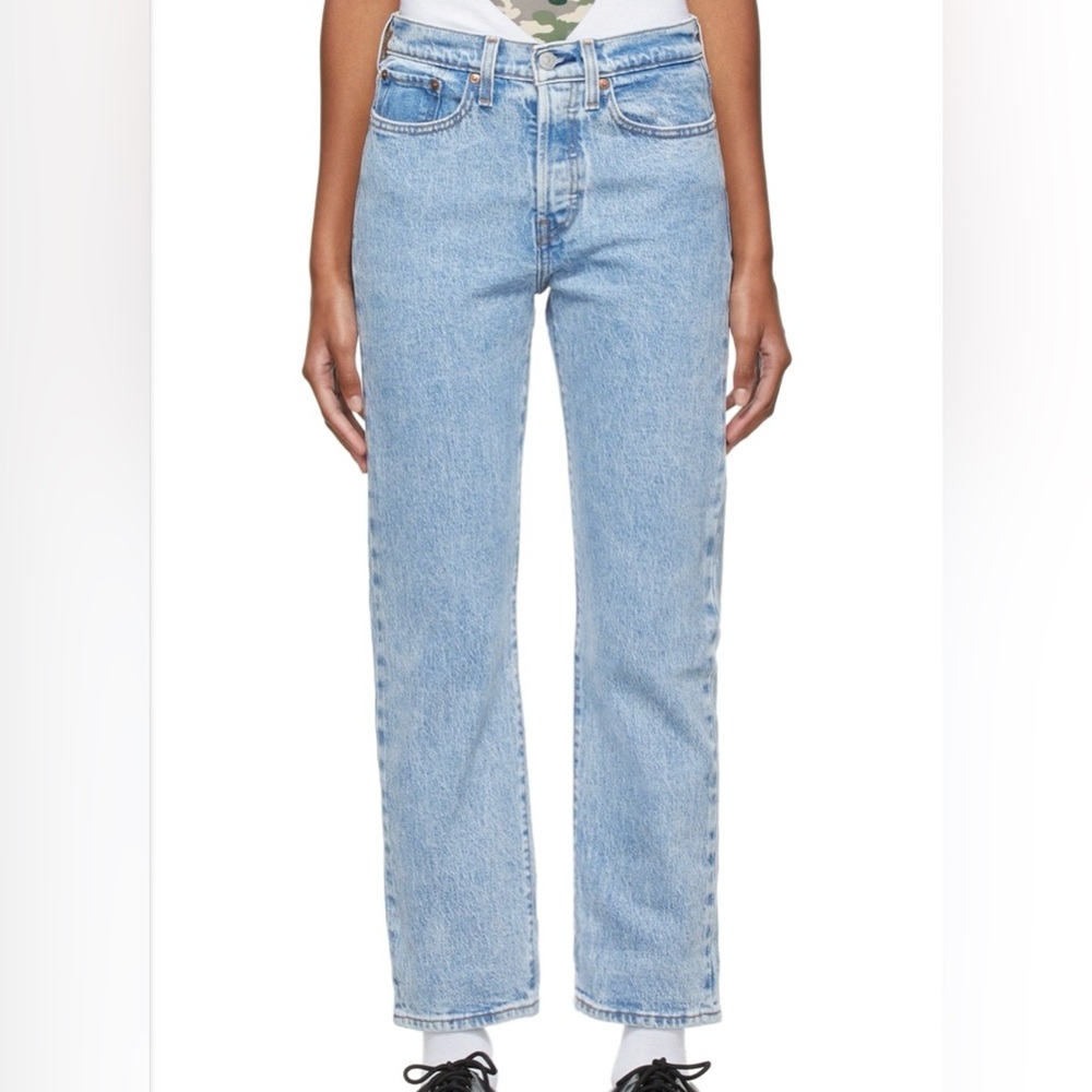 Levi’s Wedgie High Rise Straight Jeans | Light Blue Acid Wash | W27xL28